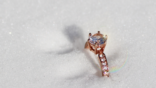 Do Diamonds Look Better In White Or Yellow Gold? - Find The Best Metal For Sparkle