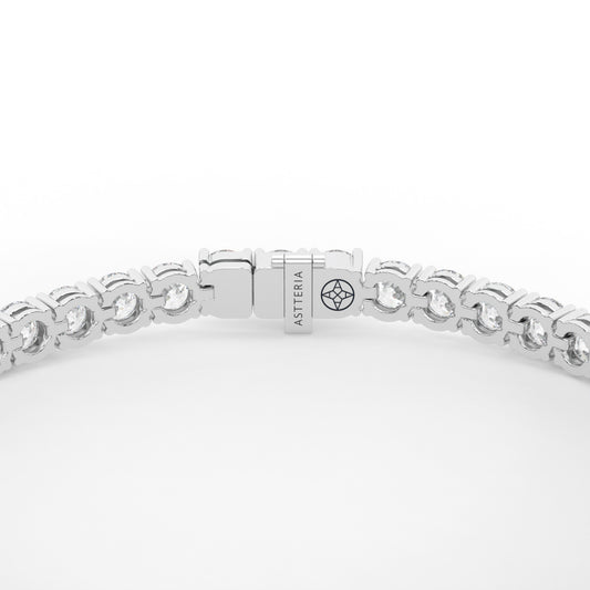 14K white gold, 18K white gold