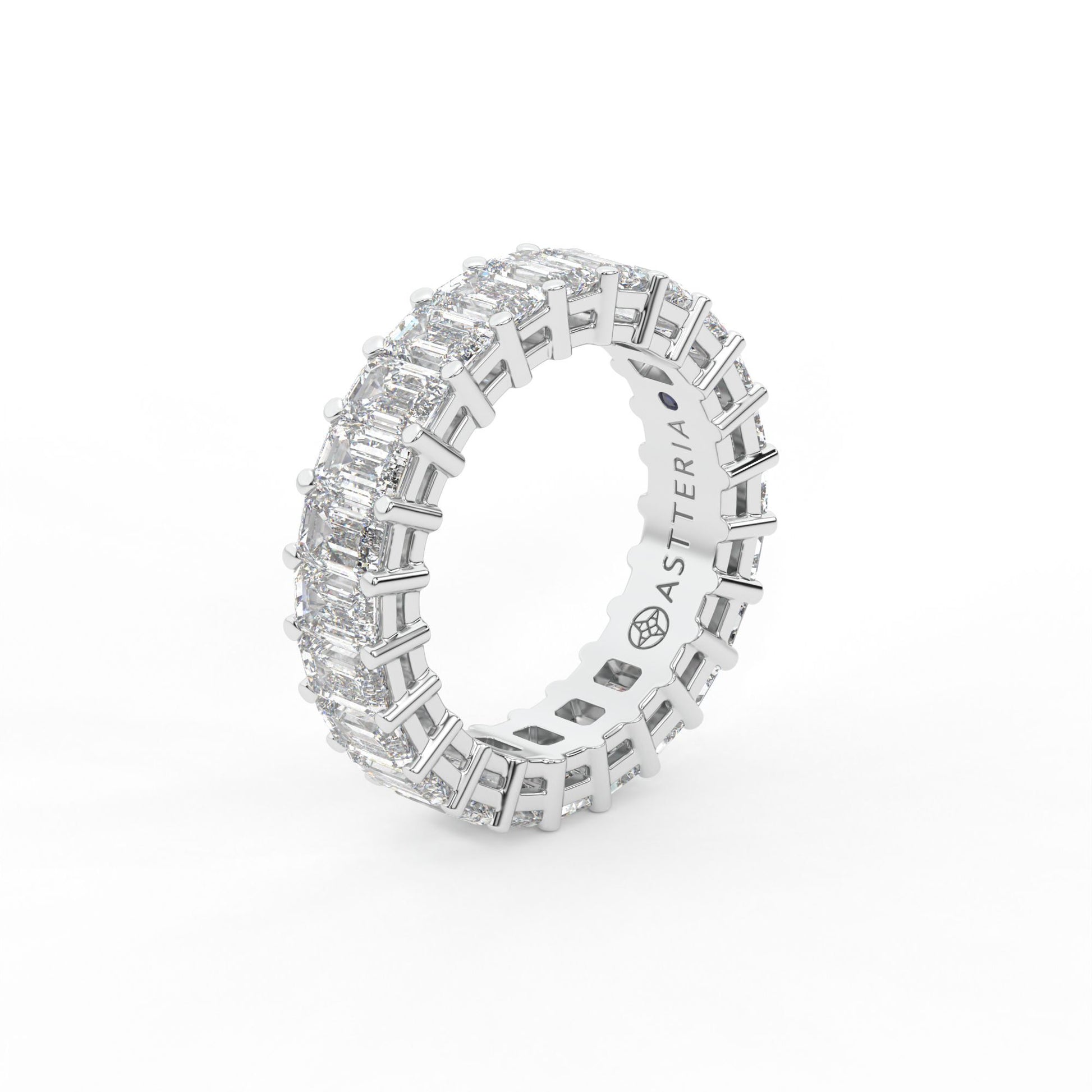 14K white gold, 18K white gold