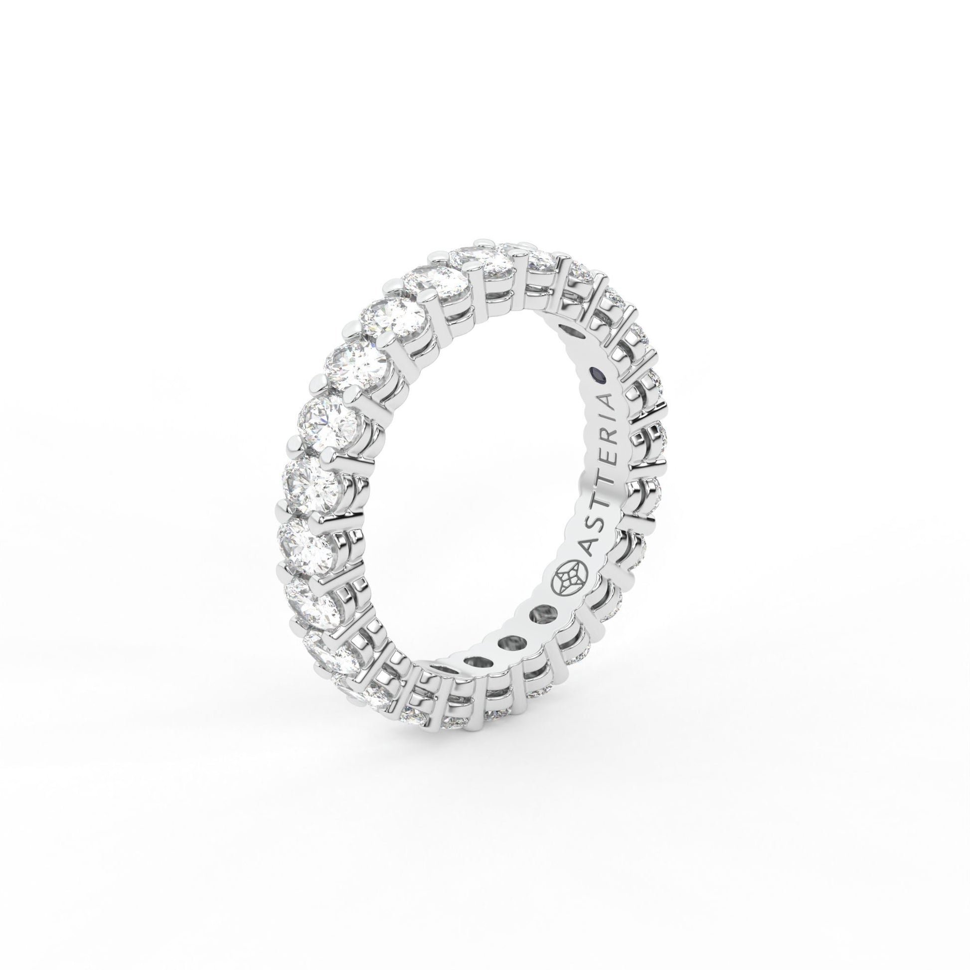 14K white gold, 18K white gold