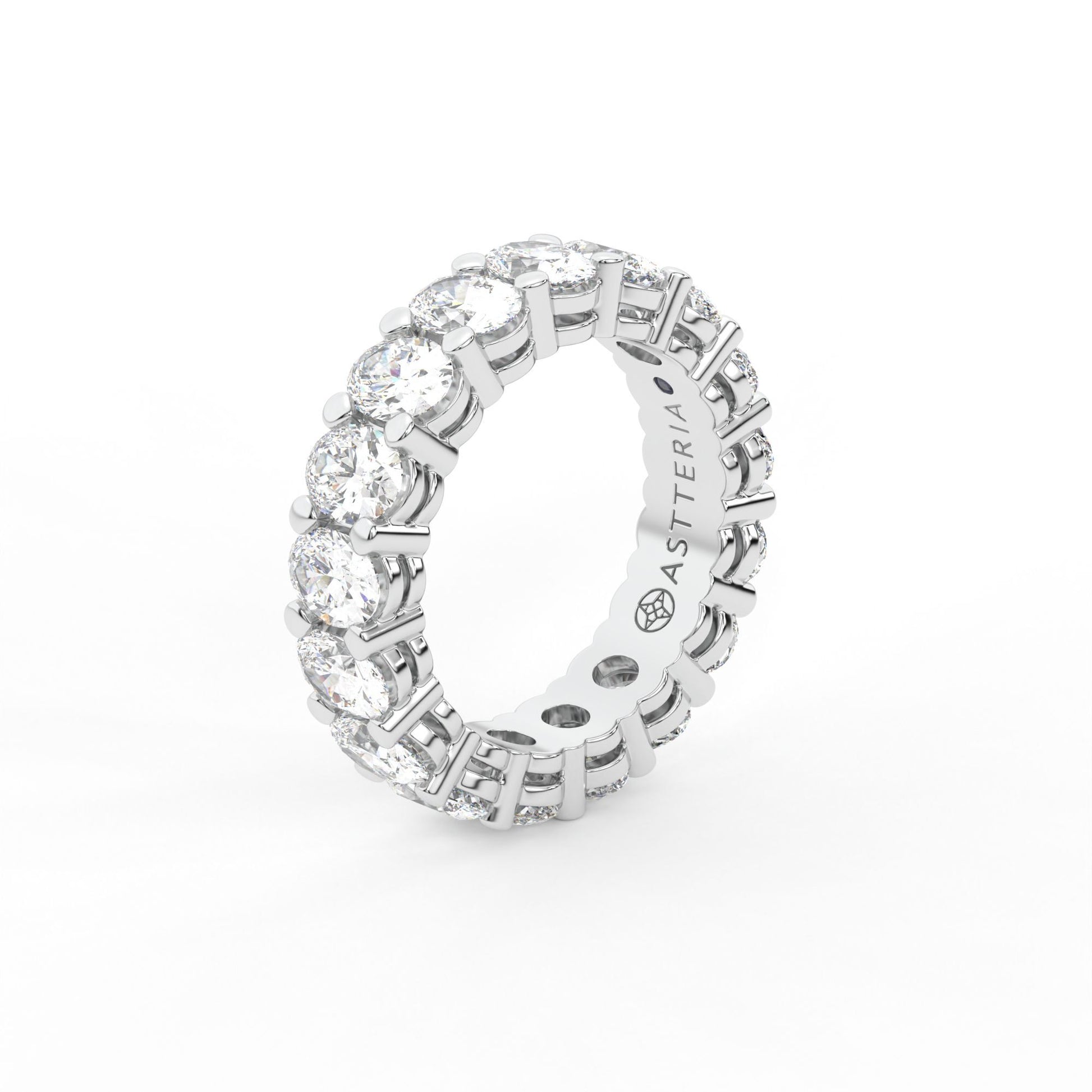 14K white gold, 18K white gold