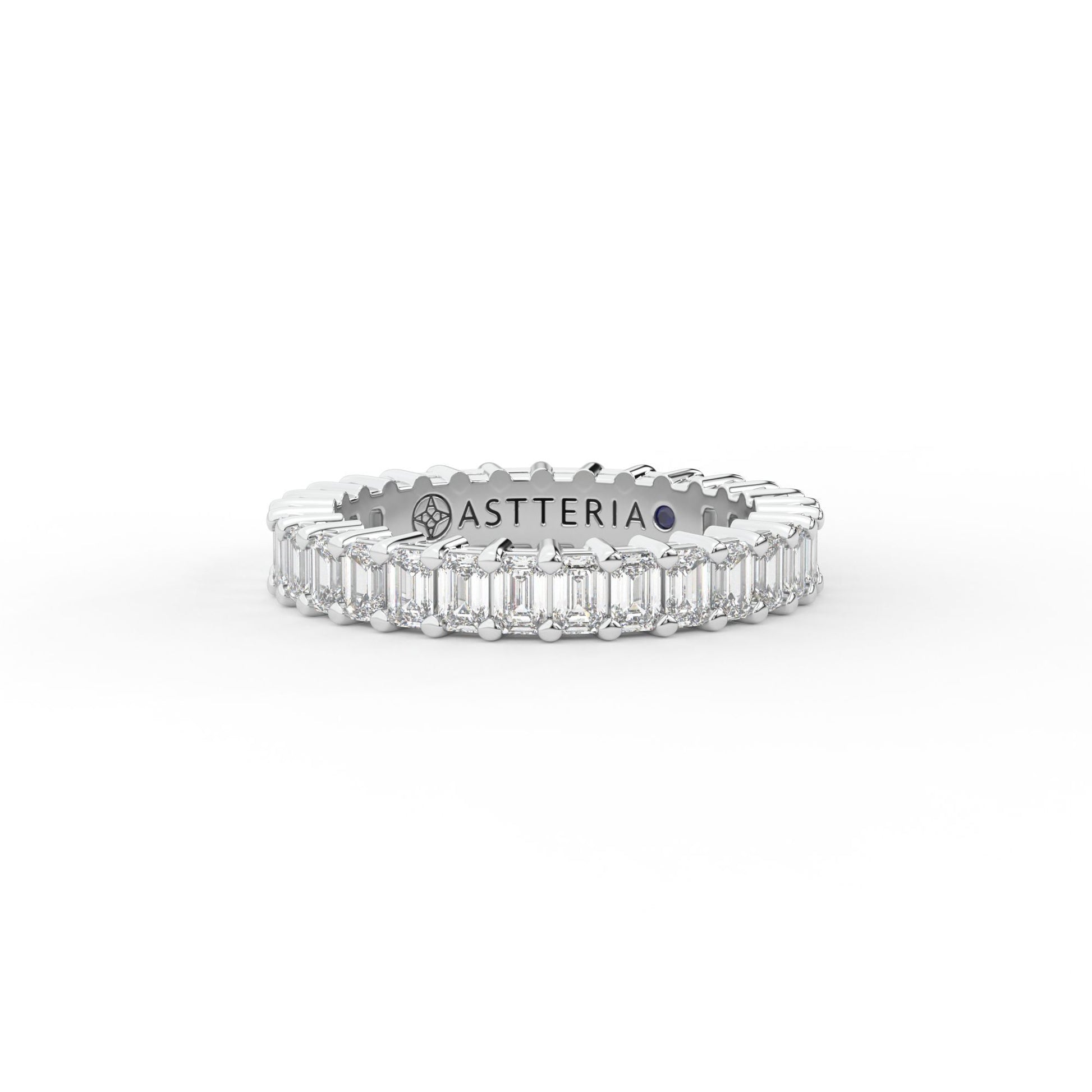 14K white gold, 18K white gold