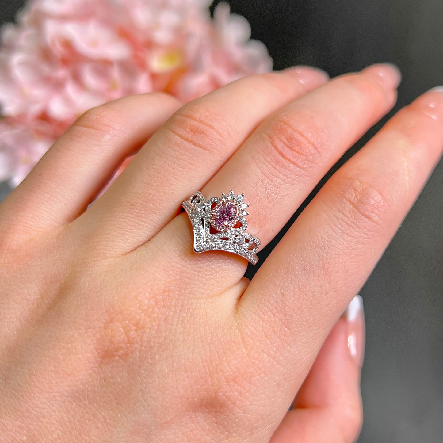 Fancy Purple Pink Diamond Ring, 0.68 Ct. TW, Oval shape, GIA Certified
