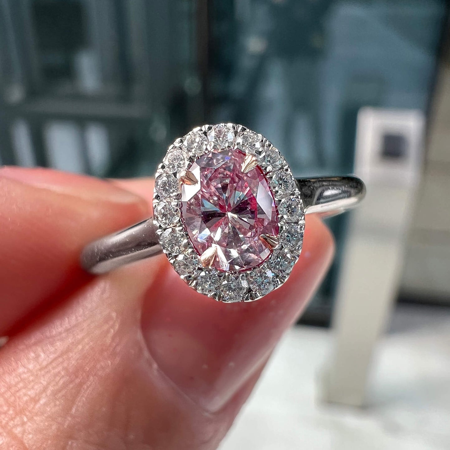 Fancy Purplish Pink Diamond Ring, 0.49 Ct. TW, Oval shape, GIA Certified
