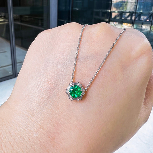Natural Vivid Green Colombian Emerald Pendant|0.75 Ct. (1.04 Ct. TW), GRS2020-128127