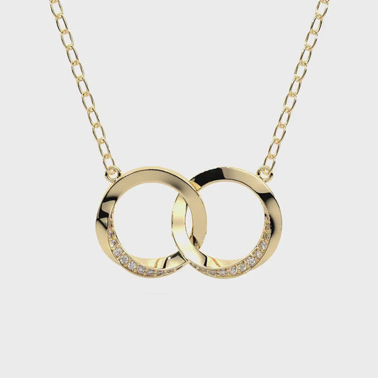 Majestic diamond pendant in yellow gold