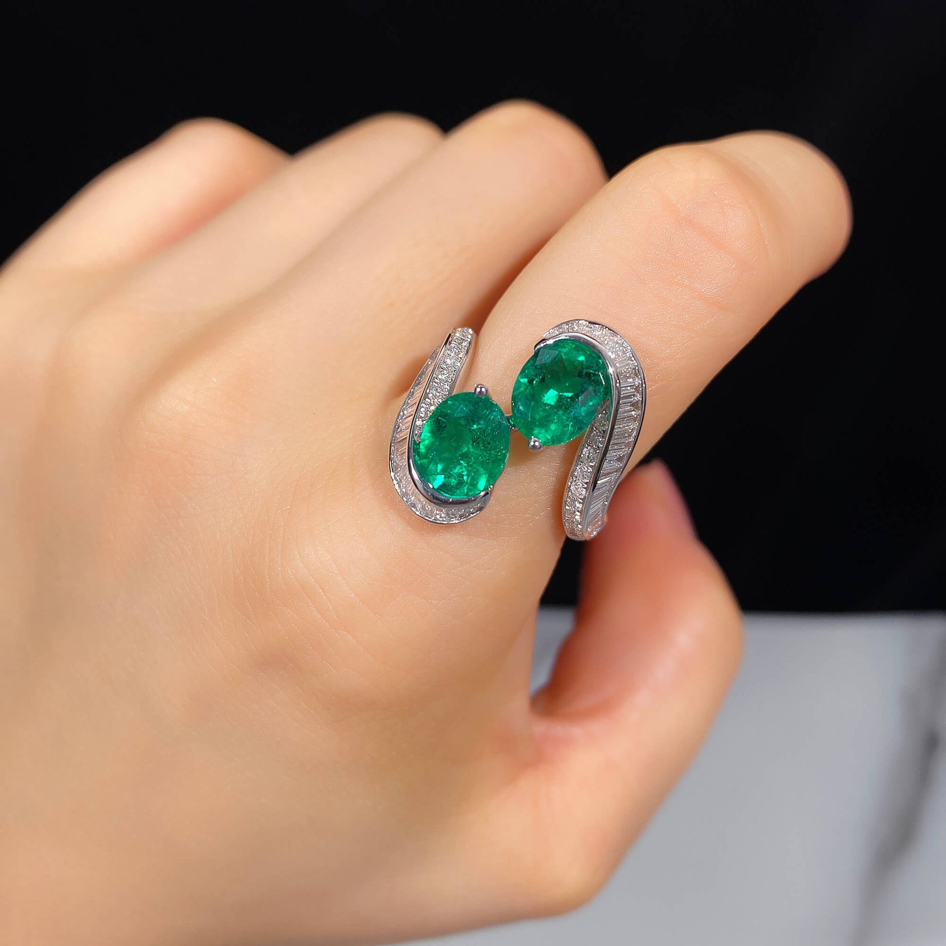 Vivid Green Colombian Emerald And Diamond Ring, 2.22 Ct. (3.47 Ct. TW), JCRG05512045