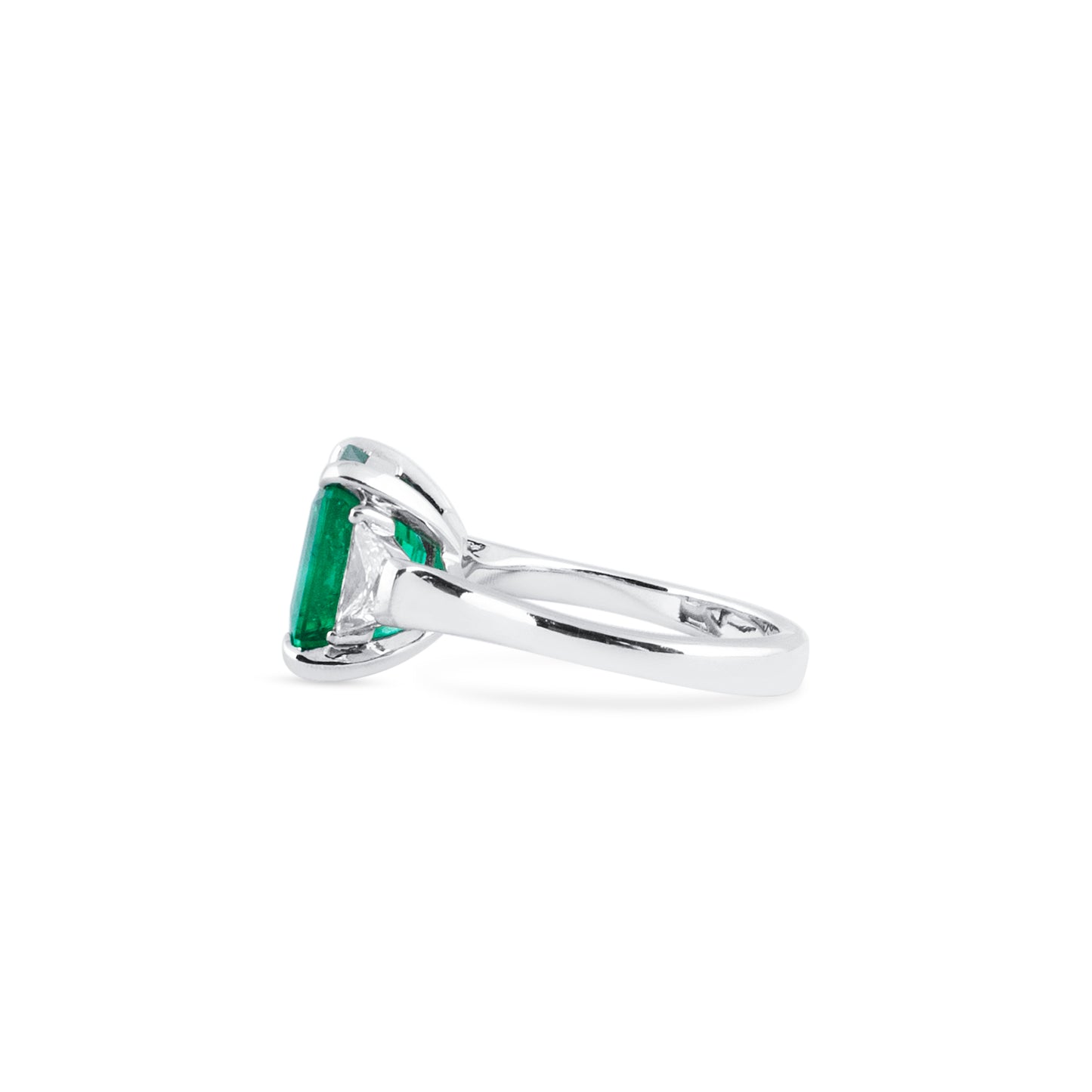 Vivid Green Emerald And Diamond Ring, 4.81 Ct. (5.51 Ct. TW), GRS2018-058321