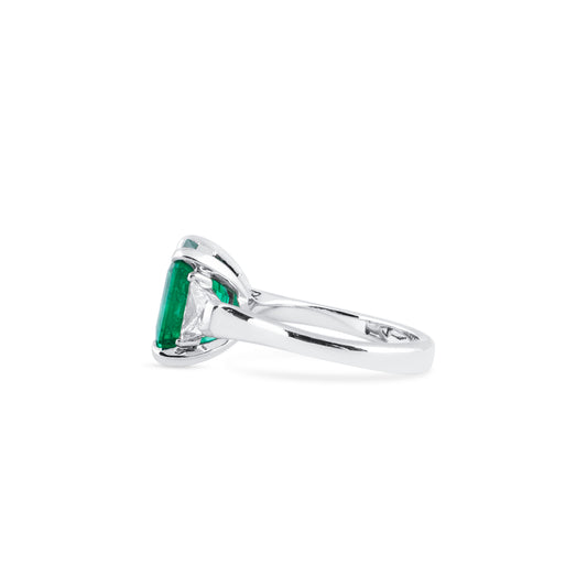 Vivid Green Emerald And Diamond Ring, 4.81 Ct. (5.51 Ct. TW), GRS2018-058321