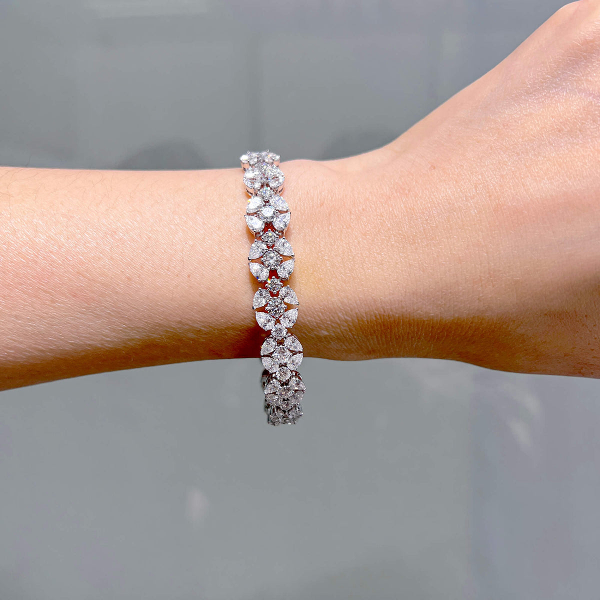 Natural Diamond Bracelet, 18K White Gold, 14.87 Ct. TW