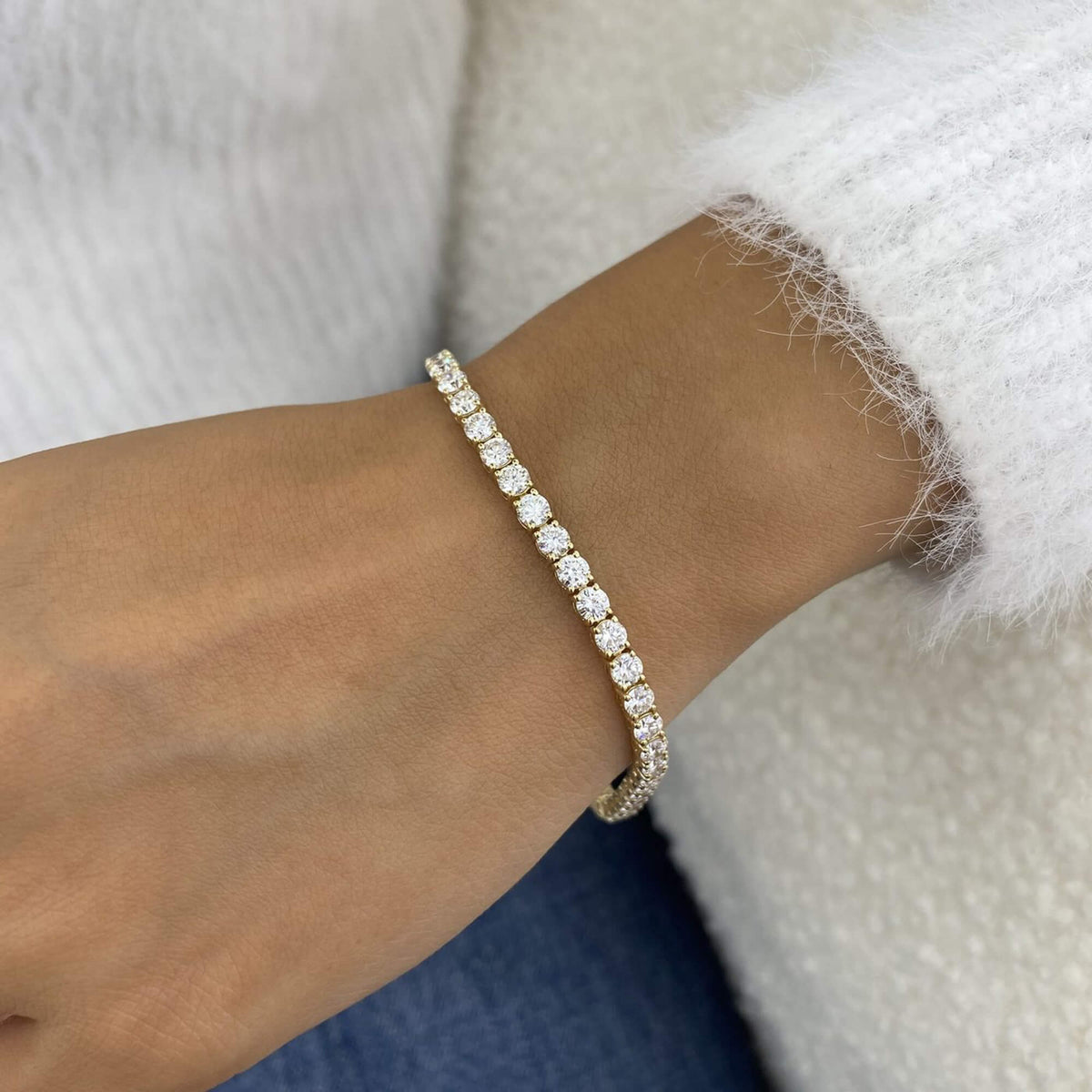 Natural 7.95 Ct. TW Round-Cut Diamond Tennis Bracelet, 14K Yellow Gold