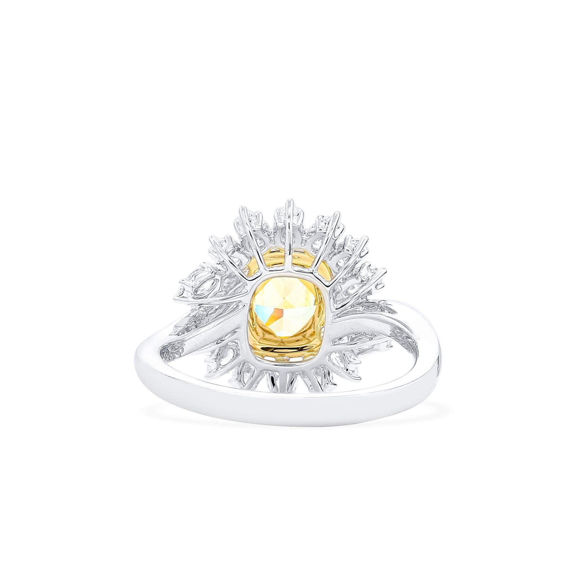 浓彩黄钻戒指，1.95 克拉总重，垫形，GIA 认证