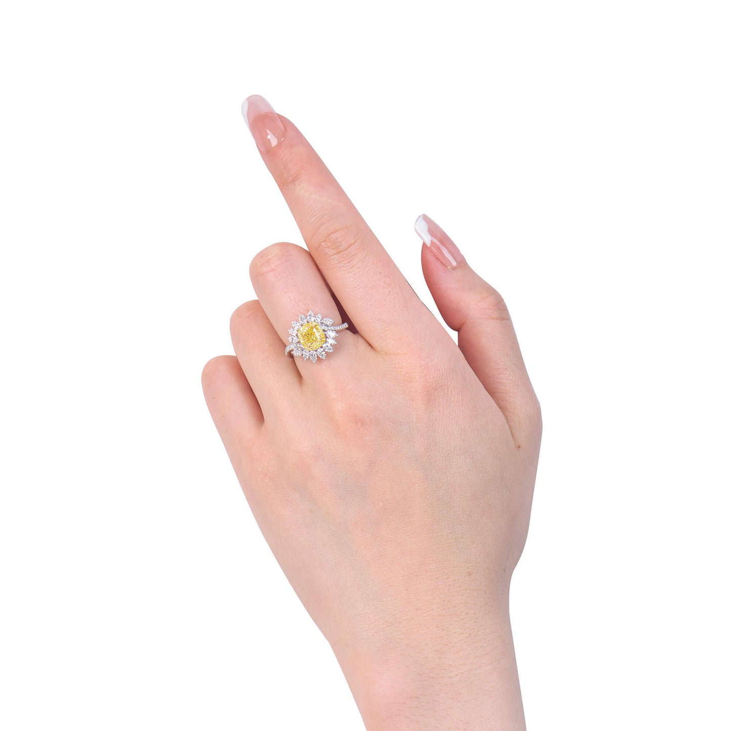浓彩黄钻戒指，1.95 克拉总重，垫形，GIA 认证