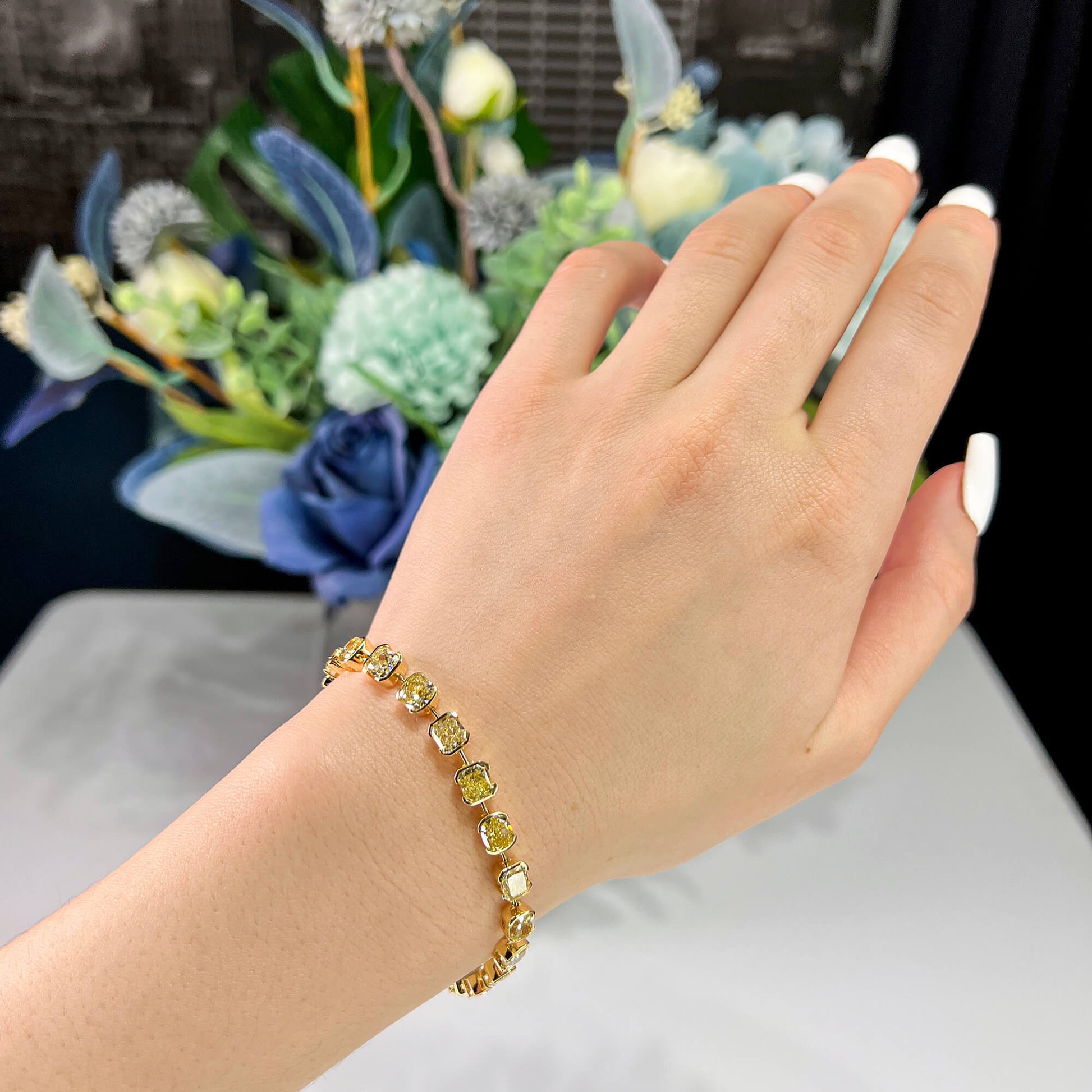 Natural Fancy Yellow Diamond Bracelet, 18K Yellow Gold, 13.60 Ct. TW