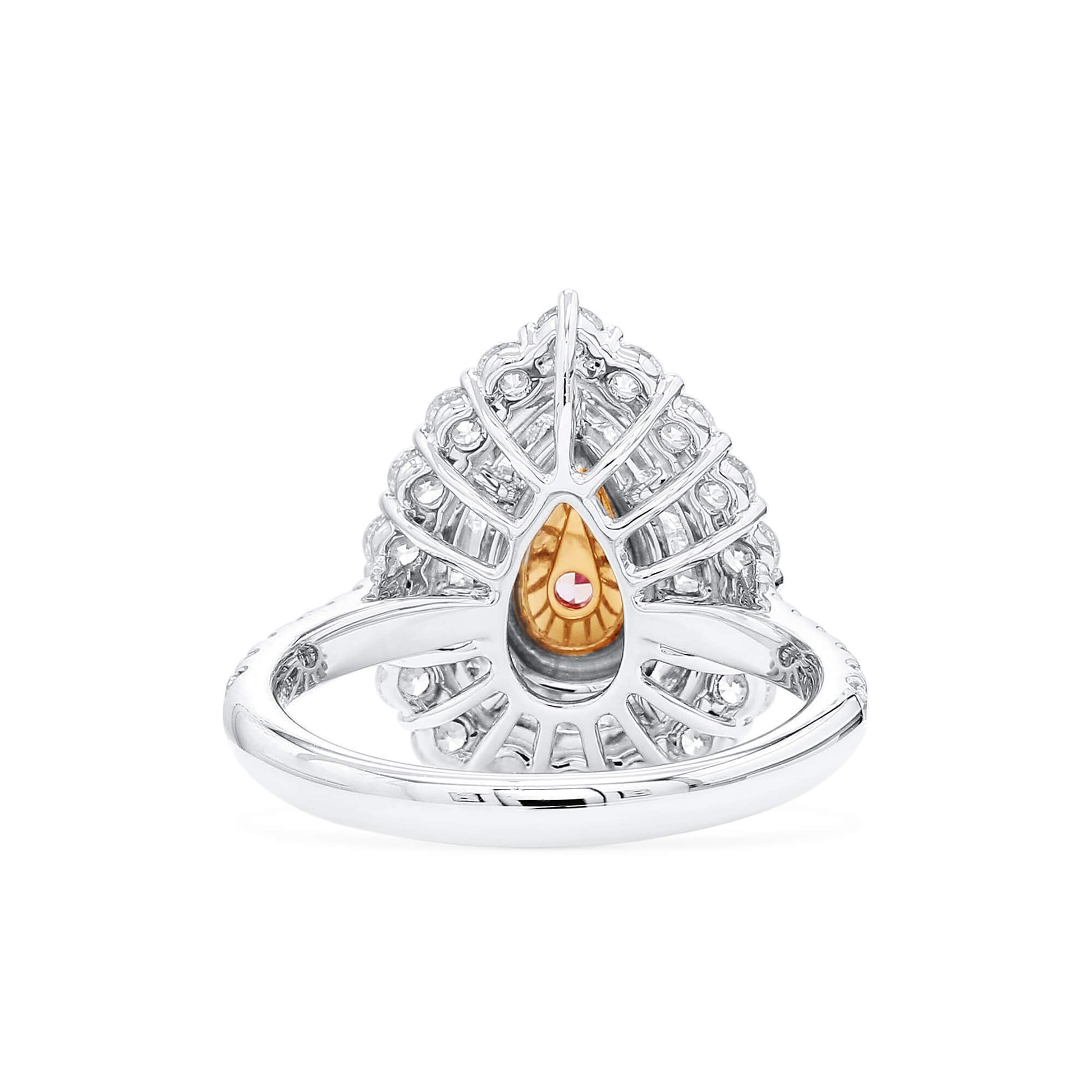 浅粉色钻石戒指，1.93 克拉净重，梨形，GIA 认证