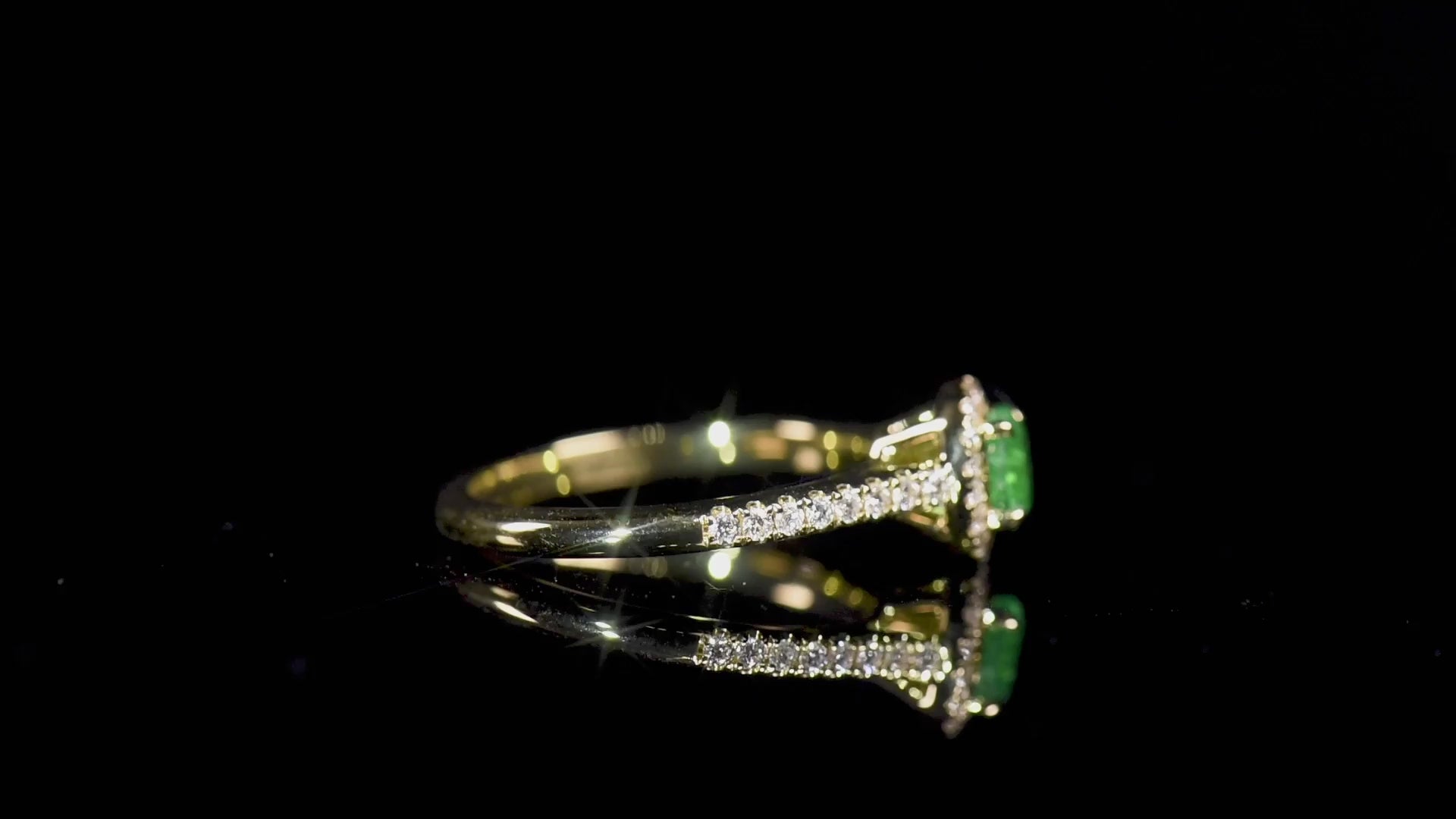 Natural Vivid Green Emerald Halo Ring, 18K Yellow Gold, Oval Shape, 0.60 Ct. TW

(Origin omitted per rules; no treatment added since the gemstone is an emerald.)