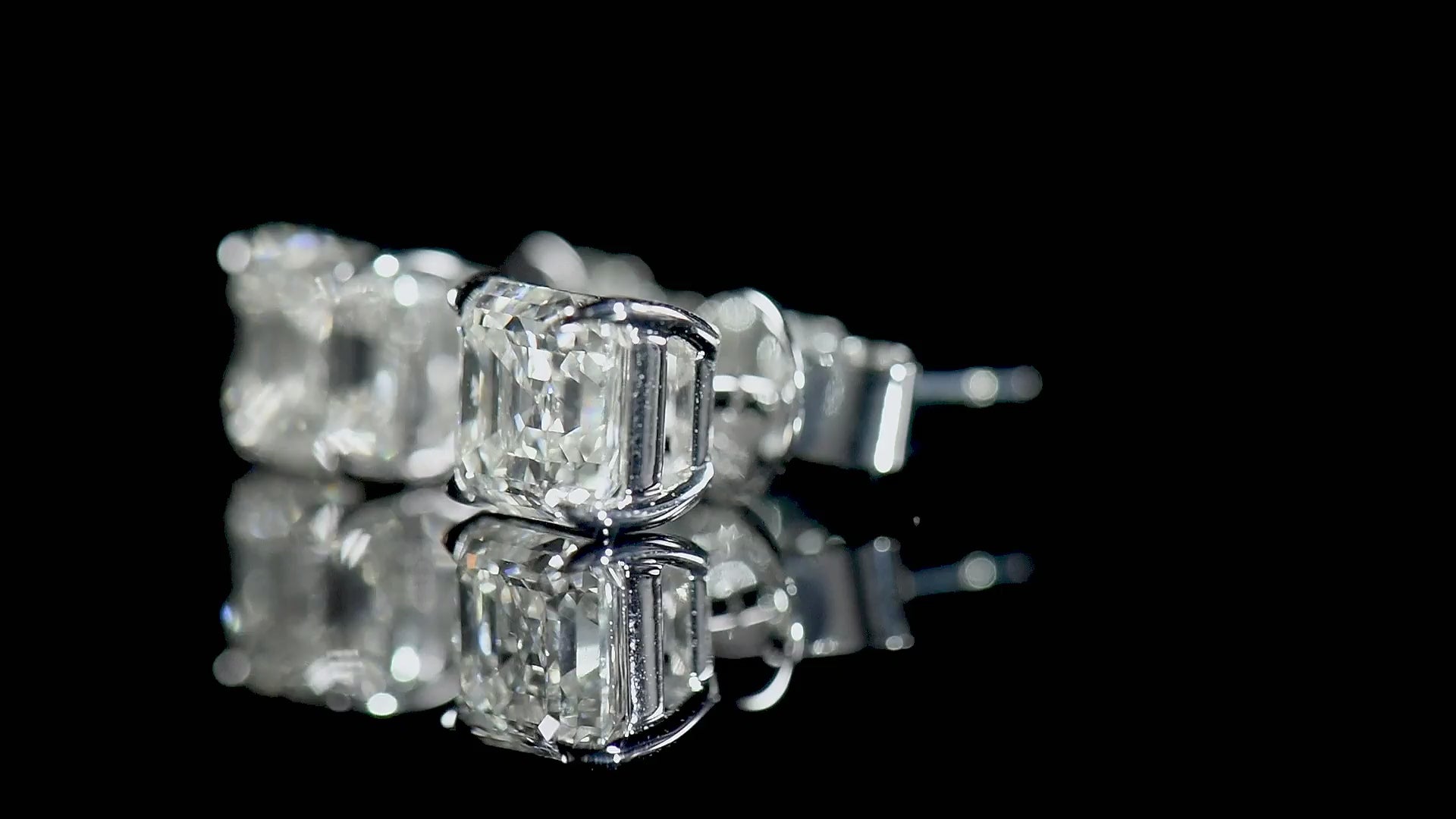 hi＿yasu　② White Diamond Earrings, 2.02 Ct. TW, Cushion shape – Astteria