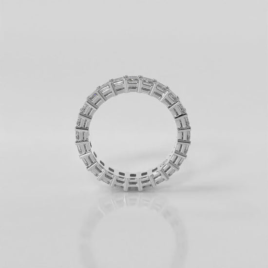 14K white gold, 18K white gold