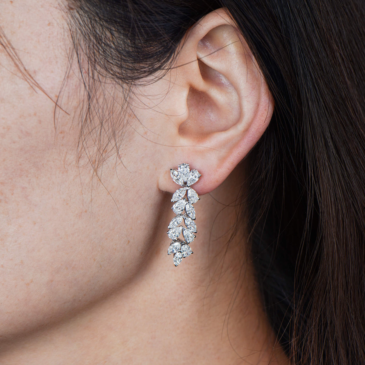 天然总重6.28克拉梨形切割钻石耳坠，18K白金